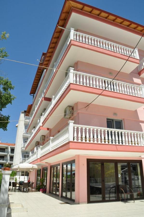 Hotel Louiza Paralía المظهر الخارجي الصورة