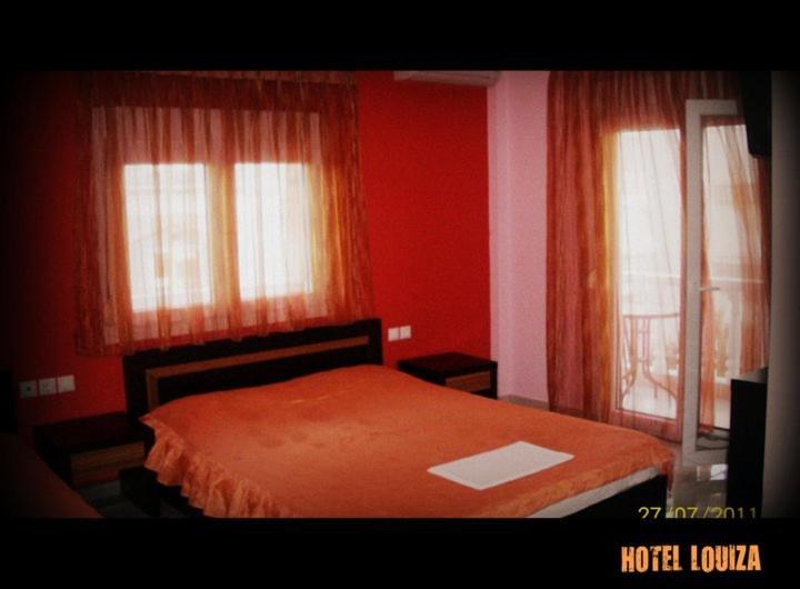 Hotel Louiza Paralía المظهر الخارجي الصورة